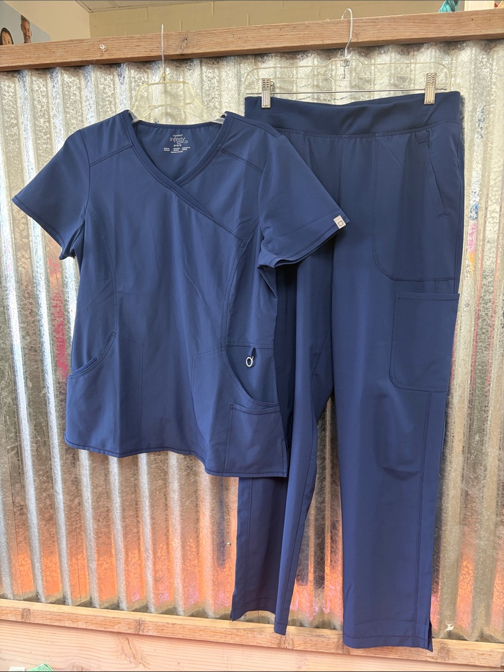 Infinity Women's Scrub Set in Navy- Top M Pant M
